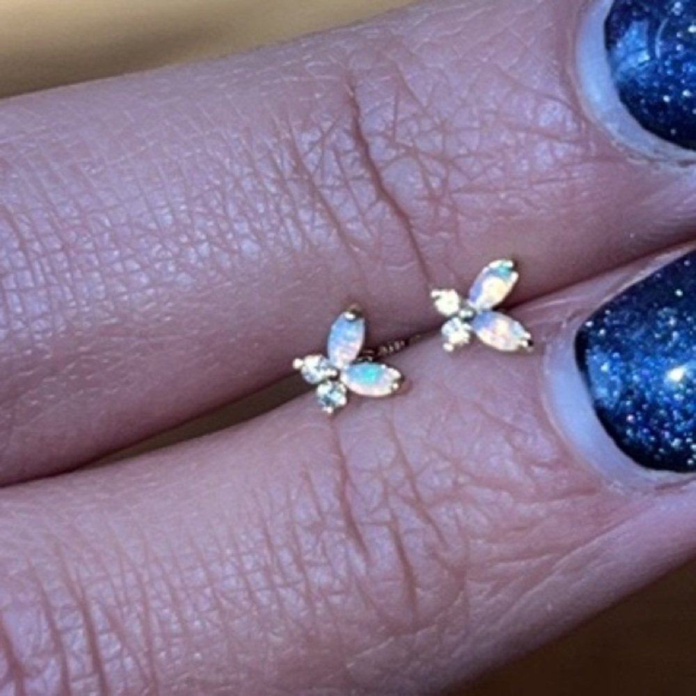 NIB Gorjana Butterfly Studs Earrings - Picture 5 of 7